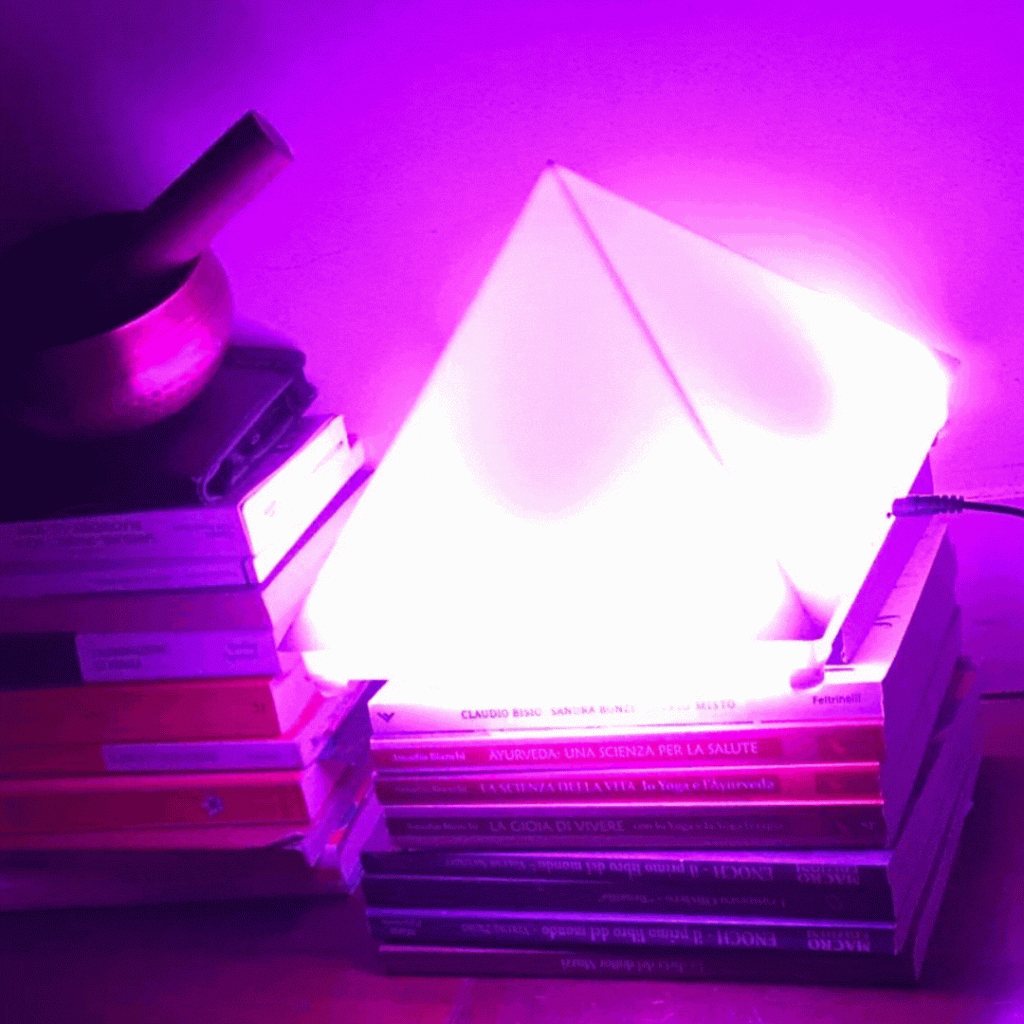 Piramide Energetica a Luce Dinamica - CuraLibera