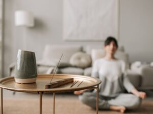 Incensi naturali e rilassamento: come influenzano l’ambiente