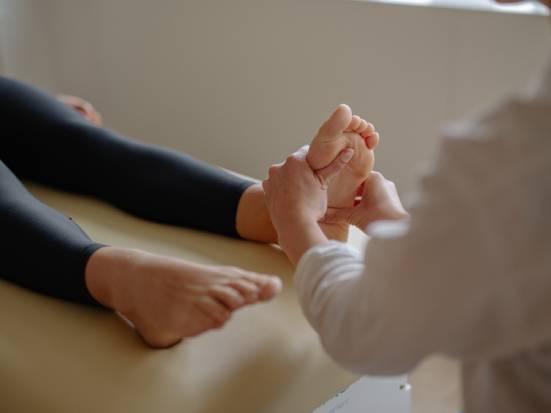 Riflessologia plantare: cos’è, a cosa serve e quando viene scelta?